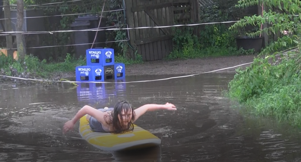 Wasserspaß auf der Koppel